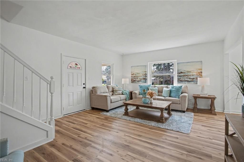 Photo of 570 Garren Avenue, Norfolk, VA 23509 (MLS # 10626206)