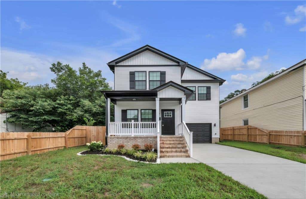 Photo of 626 30th Street, Newport News, VA 23607 (MLS # 10648314)