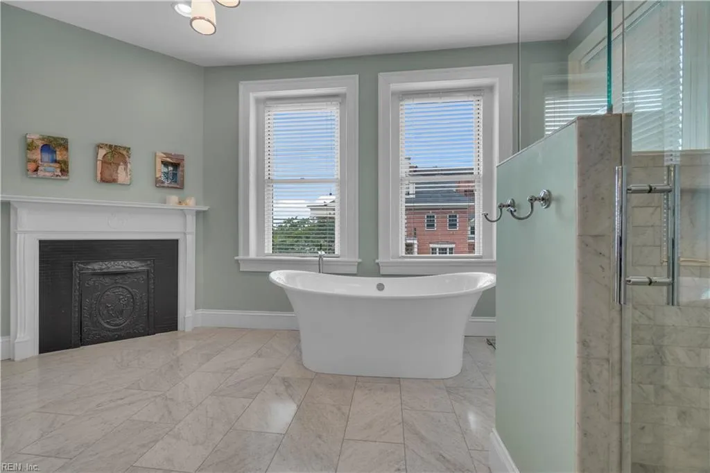 Norfolk, Virginia 23510, United States, 3 Bedrooms Bedrooms, ,4 BathroomsBathrooms,Residential,Active,248511