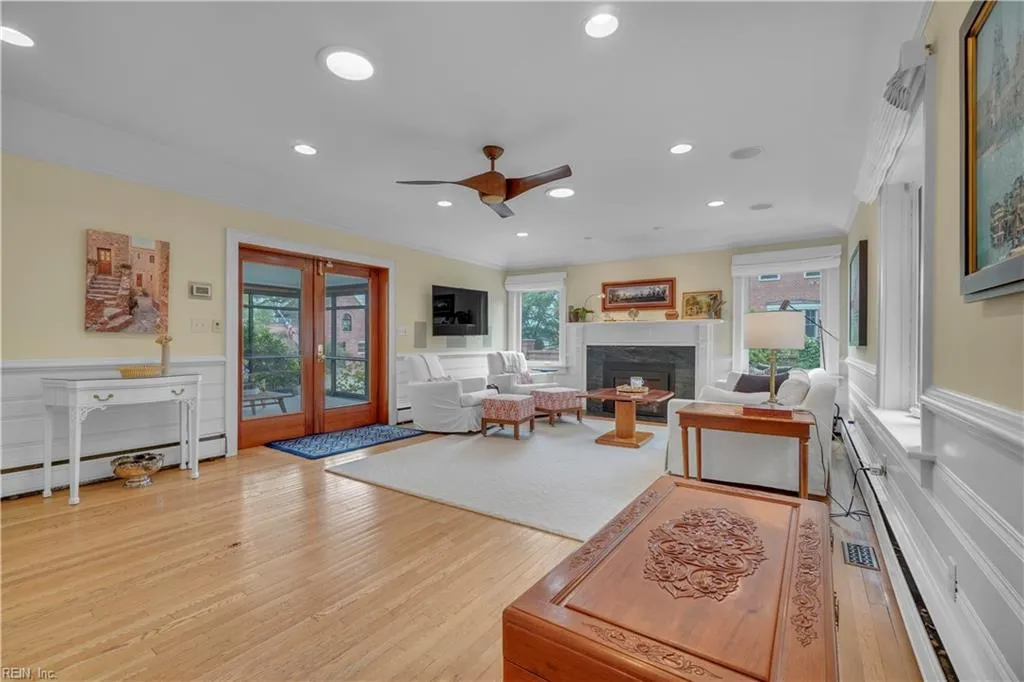 Norfolk, Virginia 23510, United States, 3 Bedrooms Bedrooms, ,4 BathroomsBathrooms,Residential,Active,248511