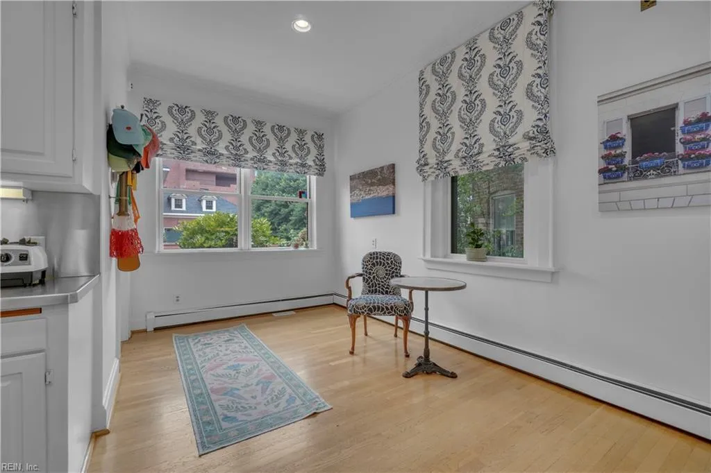 Norfolk, Virginia 23510, United States, 3 Bedrooms Bedrooms, ,4 BathroomsBathrooms,Residential,Active,248511