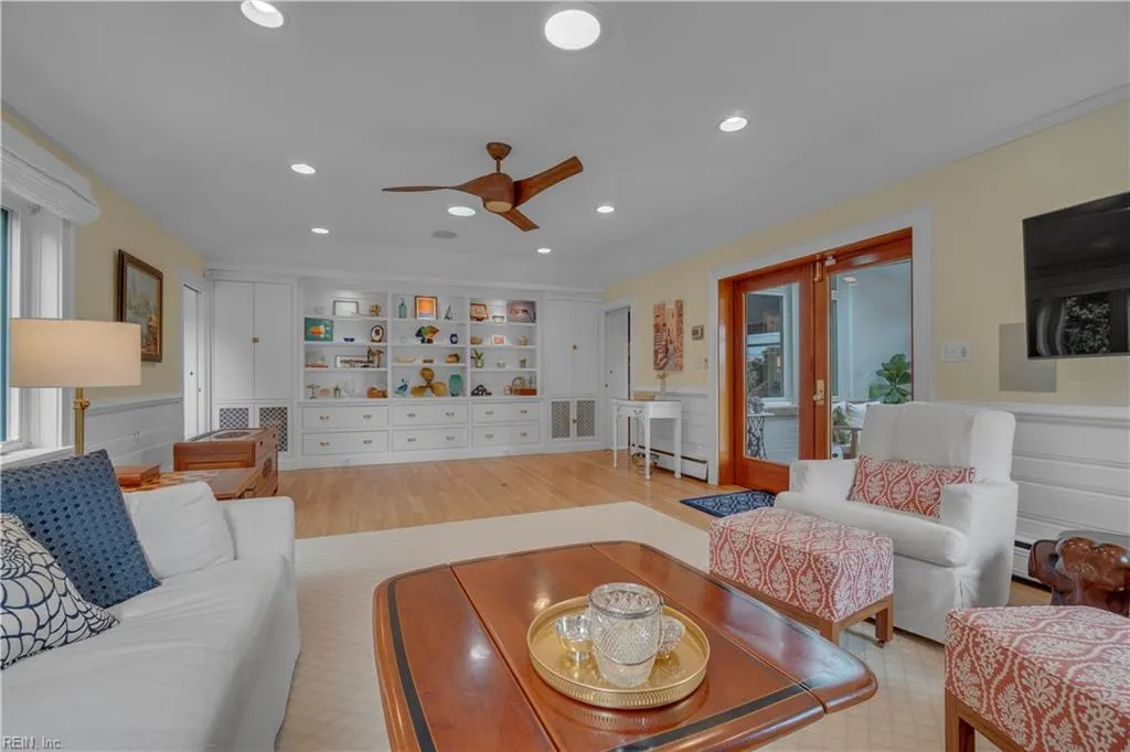 Norfolk, Virginia 23510, United States, 3 Bedrooms Bedrooms, ,4 BathroomsBathrooms,Residential,Active,248511