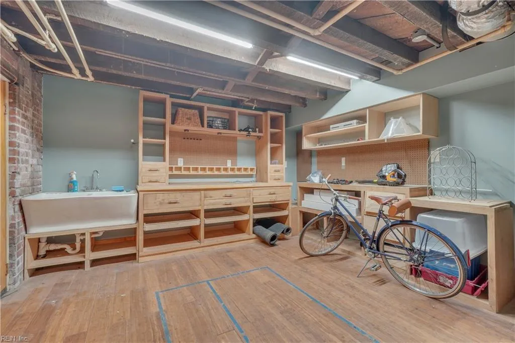 Norfolk, Virginia 23510, United States, 3 Bedrooms Bedrooms, ,4 BathroomsBathrooms,Residential,Active,248511