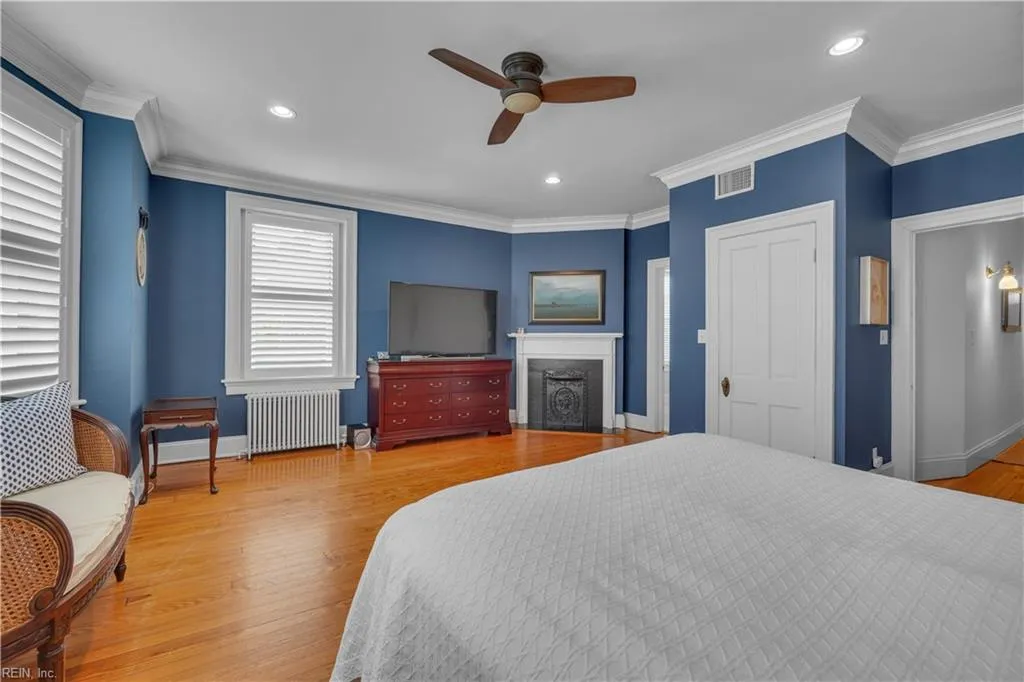 Norfolk, Virginia 23510, United States, 3 Bedrooms Bedrooms, ,4 BathroomsBathrooms,Residential,Active,248511