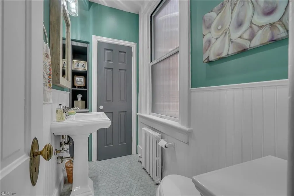 Norfolk, Virginia 23510, United States, 3 Bedrooms Bedrooms, ,4 BathroomsBathrooms,Residential,Active,248511