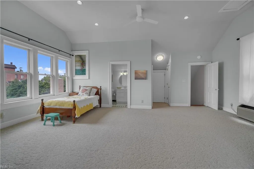 Norfolk, Virginia 23510, United States, 3 Bedrooms Bedrooms, ,4 BathroomsBathrooms,Residential,Active,248511