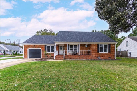 Photo of 5400 Lilac Crescent, Portsmouth, VA 23703 (MLS # 10658084)