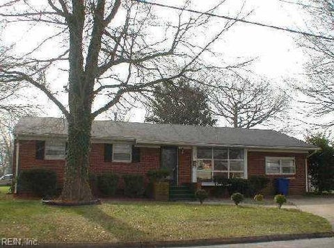 Photo of 710 Hemlock Rd Road, Newport News, VA 23601 (MLS # 10651107)
