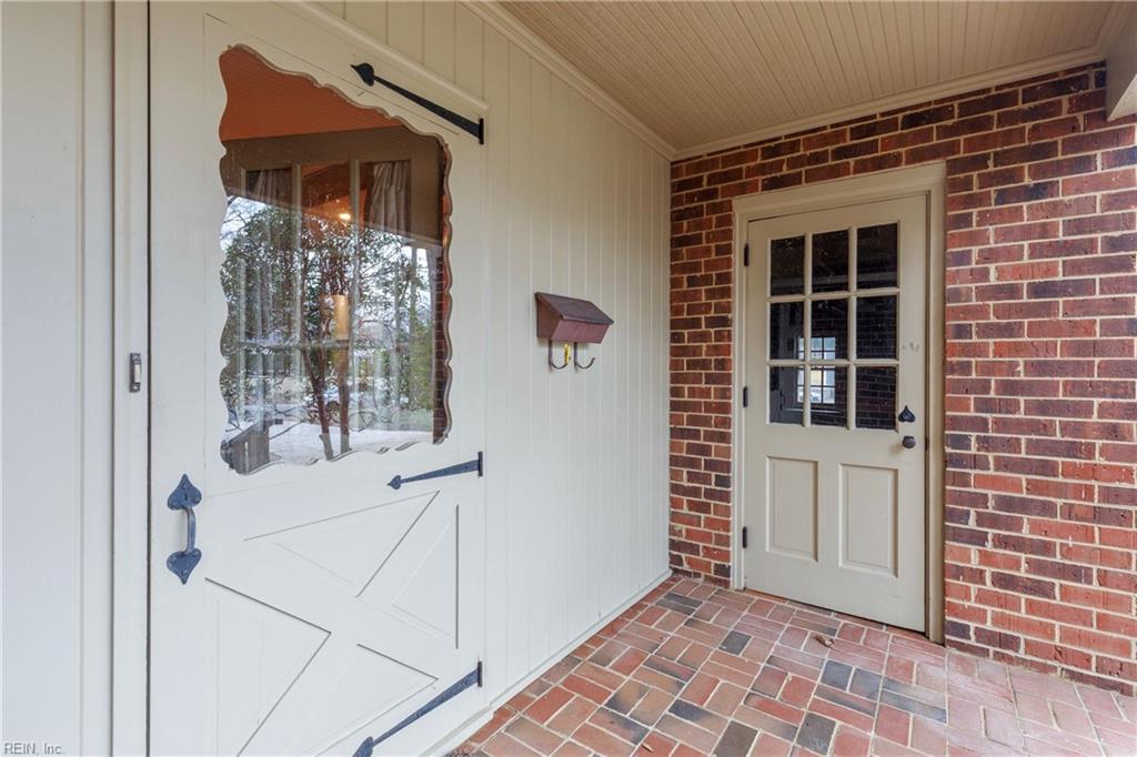 116 Crittenden LN