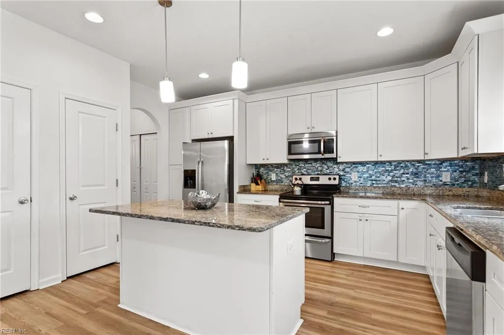 Norfolk, Virginia 23513, United States, 4 Bedrooms Bedrooms, ,3 BathroomsBathrooms,Residential,Active,162770