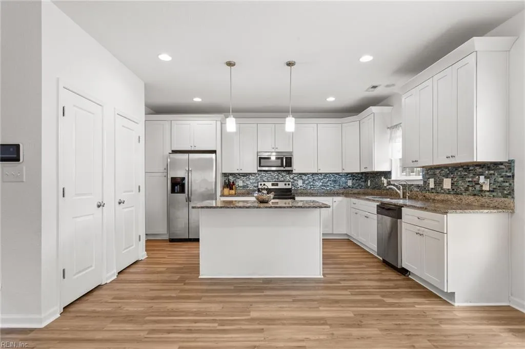 Norfolk, Virginia 23513, United States, 4 Bedrooms Bedrooms, ,3 BathroomsBathrooms,Residential,Active,162770