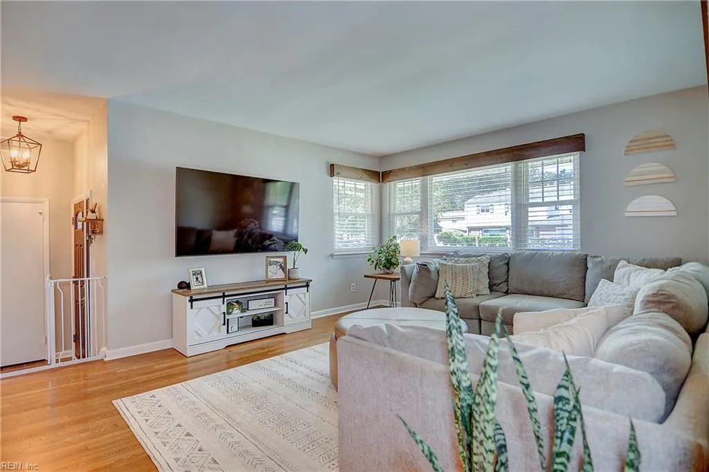 Virginia Beach, Virginia 23452, United States, 3 Bedrooms Bedrooms, ,2 BathroomsBathrooms,Residential,Pending,204066