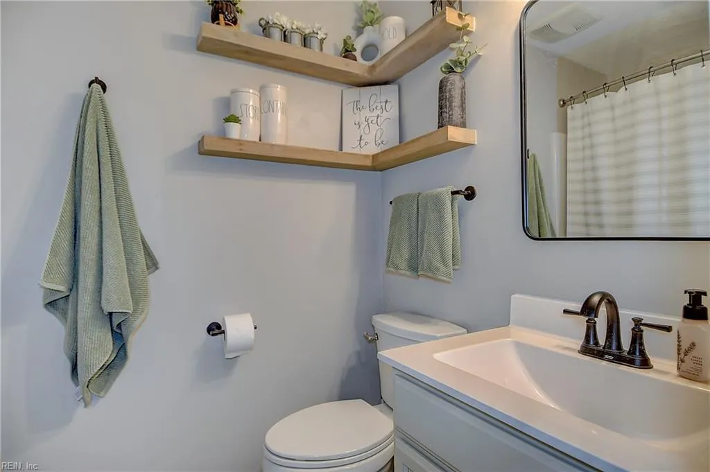 Virginia Beach, Virginia 23452, United States, 3 Bedrooms Bedrooms, ,2 BathroomsBathrooms,Residential,Pending,204066