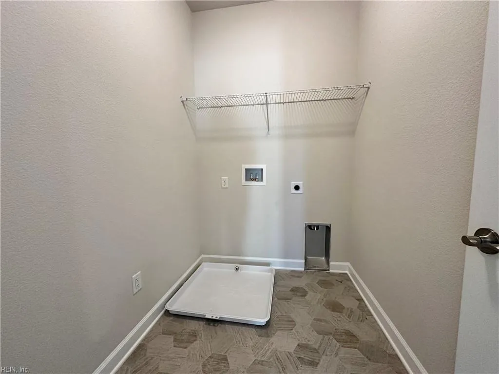 Suffolk, Virginia 23434, United States, 4 Bedrooms Bedrooms, ,3 BathroomsBathrooms,Residential,Active,90107