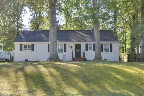 Photo of 114 Archer Road, Newport News, VA 23606 (MLS # 10605443)
