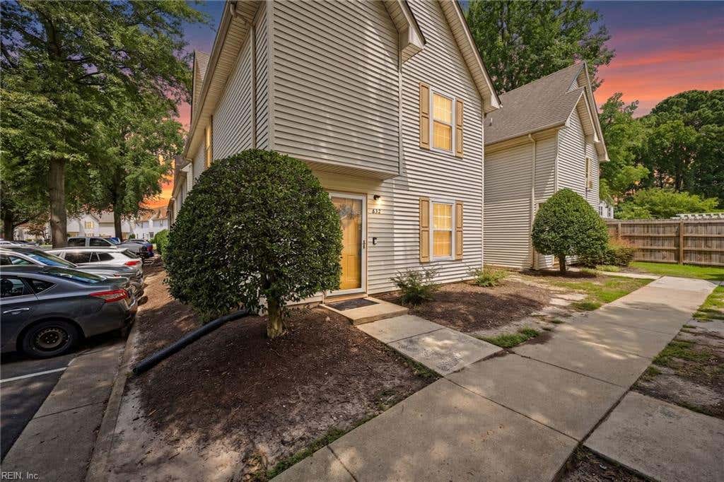 Photo of 832 Gas Light Lane, Virginia Beach, VA 23462 (MLS # 10647656)