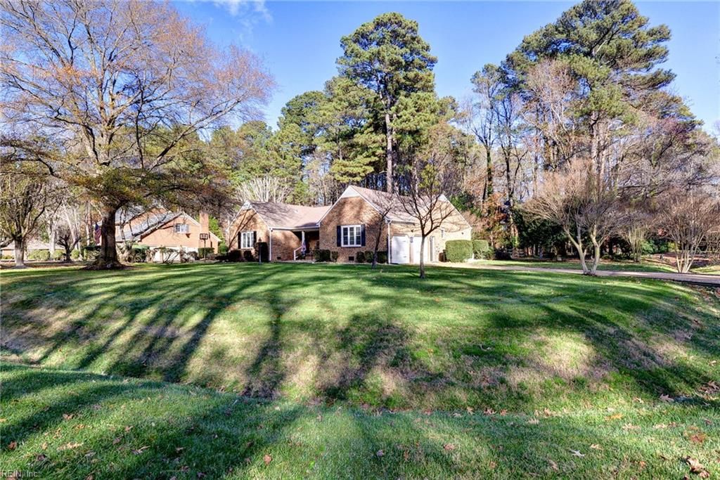 Photo of 1014 Marlbank Drive, Yorktown, VA 23692 (MLS # 10613189)