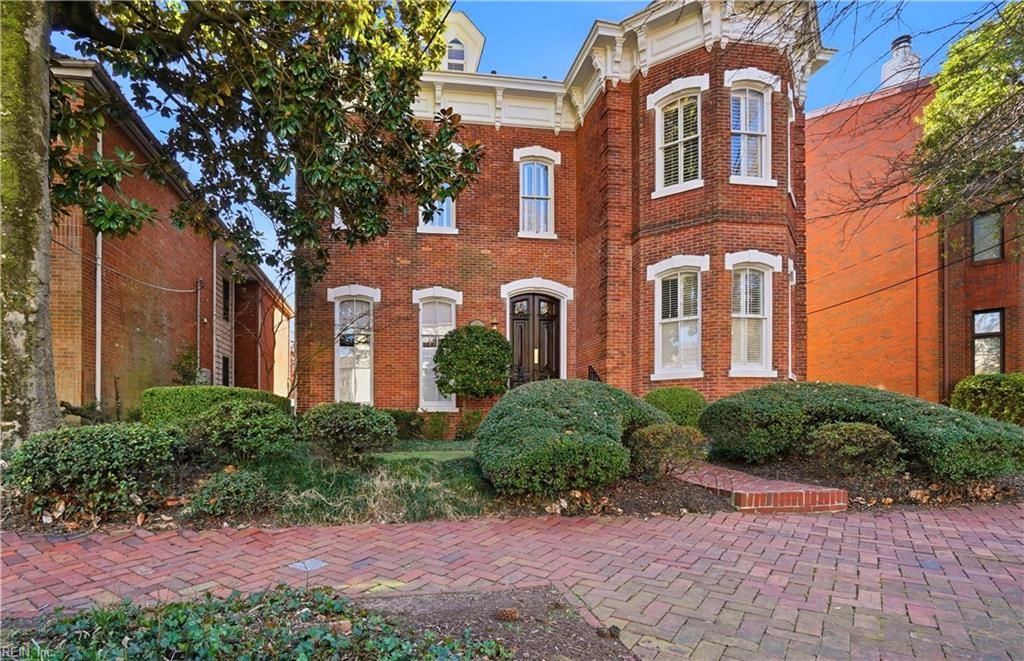 Photo of 313 W Freemason Street #4, Norfolk, VA 23510 (MLS # 10617885)