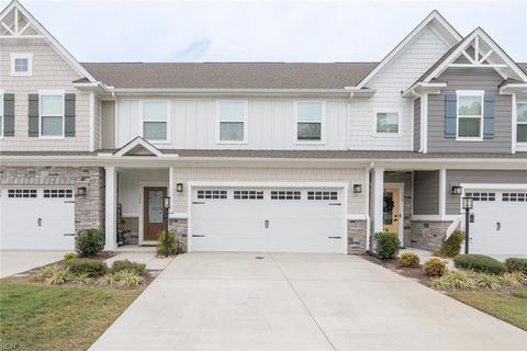 Photo of 526 Eldridge Lane, Chesapeake, VA 23323 (MLS # 10608250) Photo of 526 Eldridge Lane, Chesapeake, VA 23323 (MLS # 10608250)