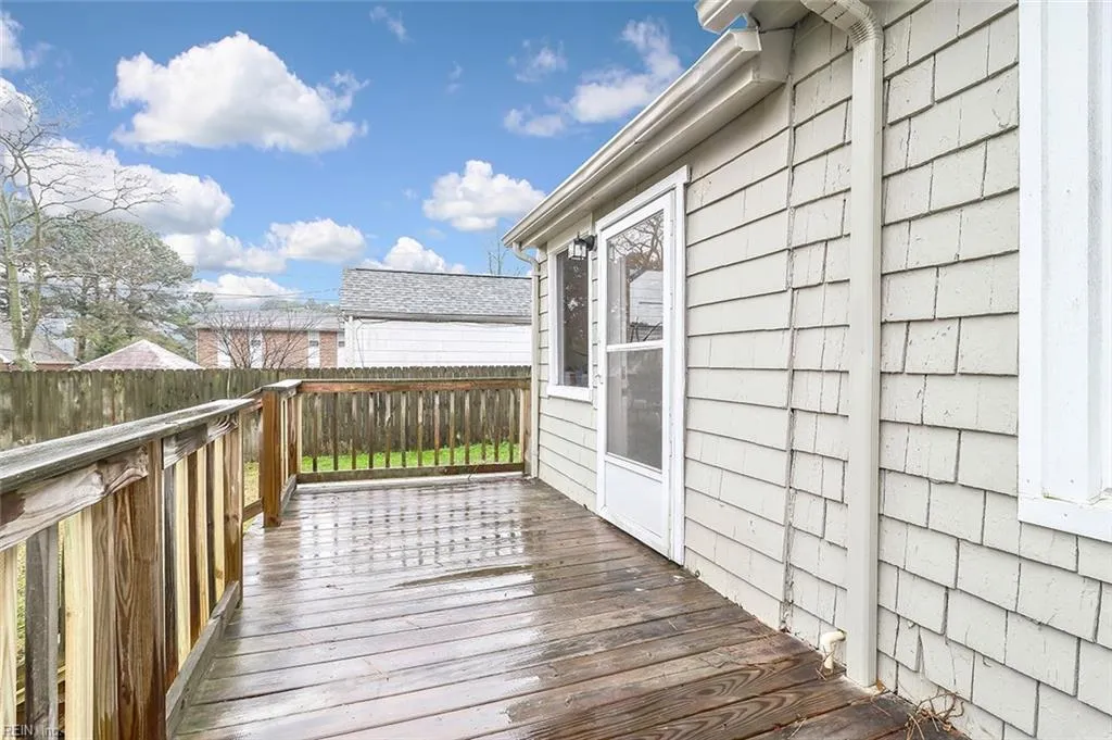 Portsmouth, Virginia 23707, United States, 4 Bedrooms Bedrooms, ,2 BathroomsBathrooms,Residential,Active,21356