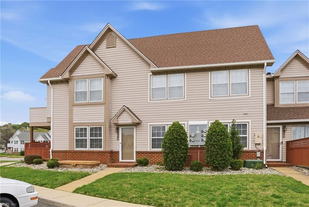 Photo of 3825 Rivanna River Reach #-3825E, Portsmouth, VA 23703 (MLS # 10624991)