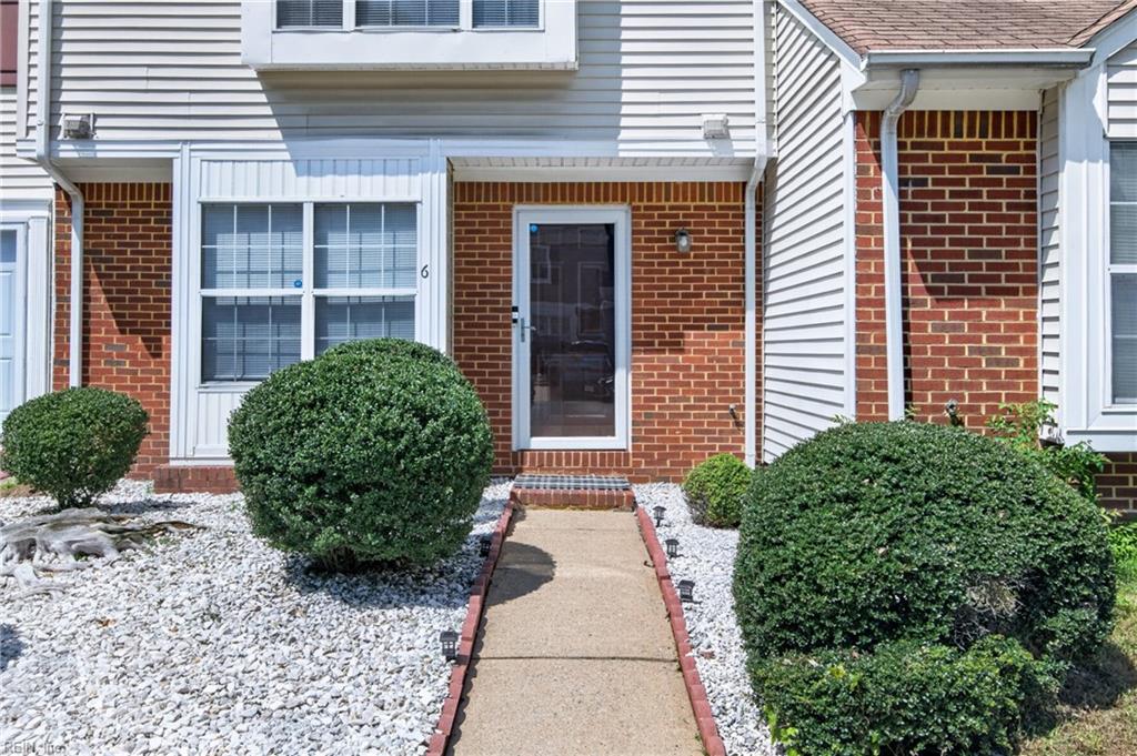 Photo of 6 Chinaberry Place, Hampton, VA 23666 (MLS # 10650731)