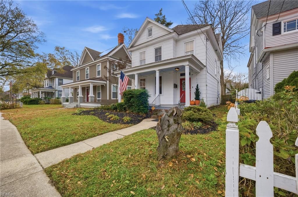 Photo of 446 Mount Vernon Avenue, Portsmouth, VA 23707 (MLS # 10612420)