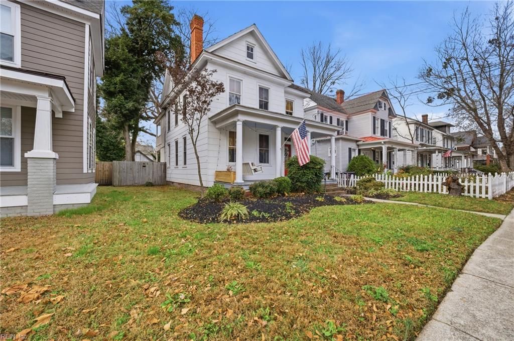 Photo of 446 Mount Vernon Avenue, Portsmouth, VA 23707 (MLS # 10612420)