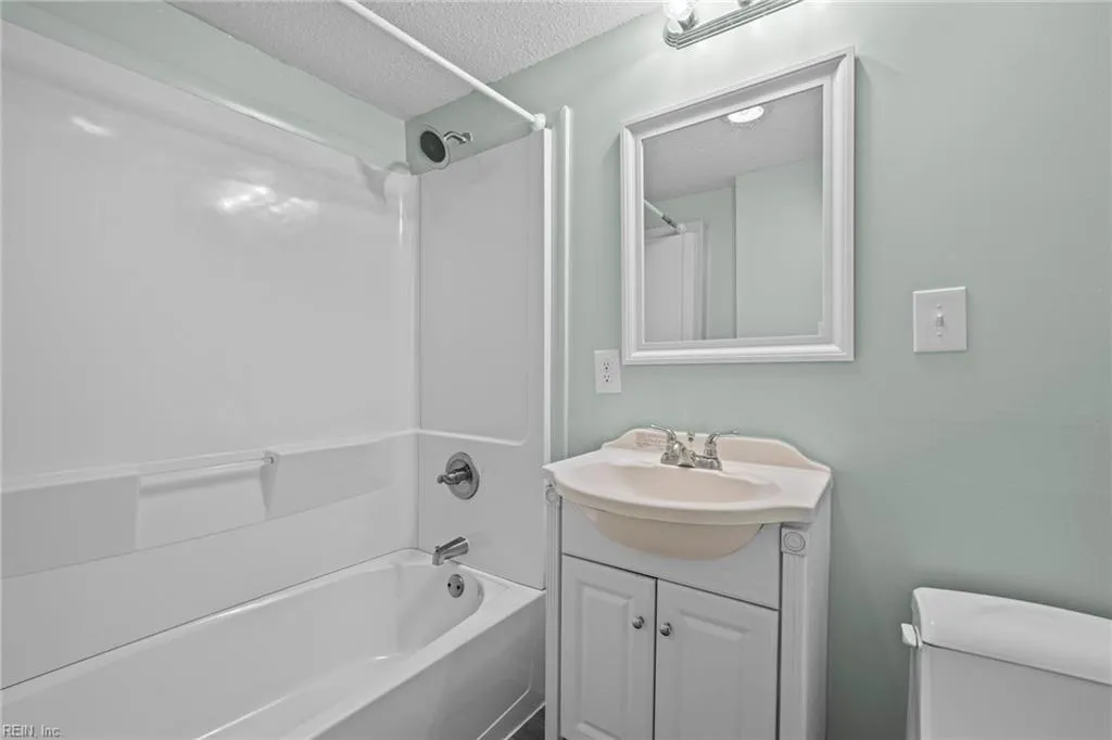 Virginia Beach, Virginia 23454, United States, 3 Bedrooms Bedrooms, ,3 BathroomsBathrooms,Residential,Active,146295