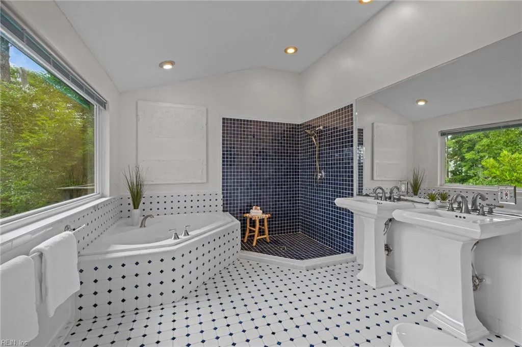 Virginia Beach, Virginia 23454, United States, 3 Bedrooms Bedrooms, ,3 BathroomsBathrooms,Residential,Active,146295