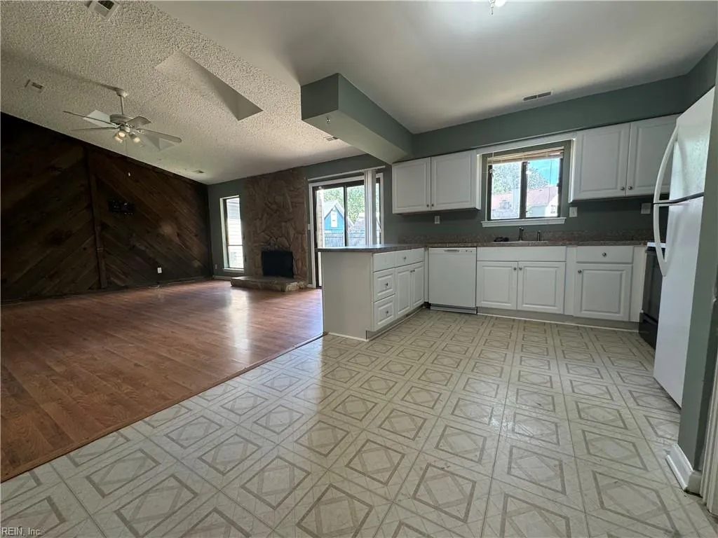 Virginia Beach, Virginia 23462, United States, 3 Bedrooms Bedrooms, ,2 BathroomsBathrooms,Residential,Active,175691