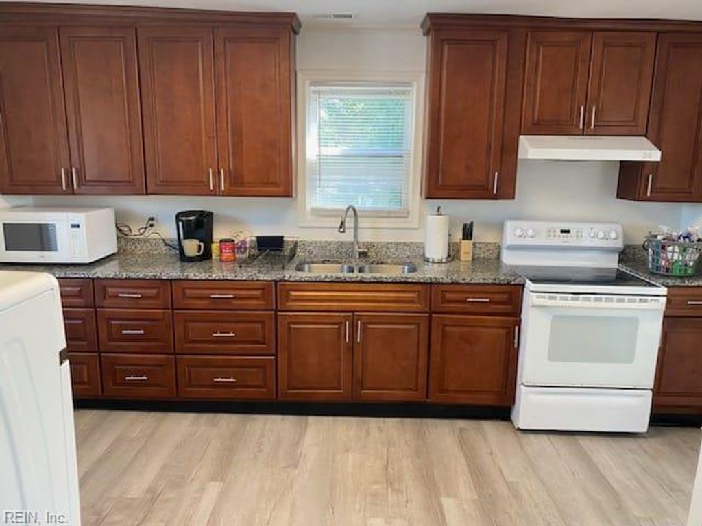 Photo of 17 Appomattox Avenue #2, Portsmouth, VA 23702 (MLS # 10618616)