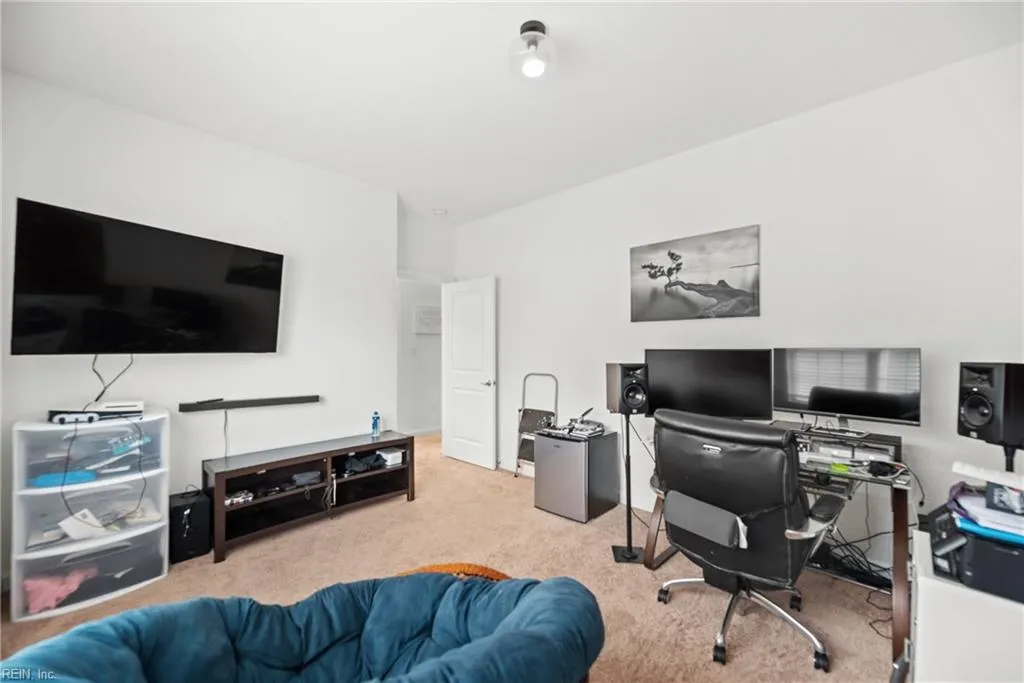 Virginia Beach, Virginia 23456, United States, 4 Bedrooms Bedrooms, ,3 BathroomsBathrooms,Residential,Active,83587