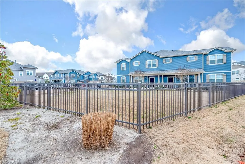 Virginia Beach, Virginia 23456, United States, 4 Bedrooms Bedrooms, ,3 BathroomsBathrooms,Residential,Active,83587