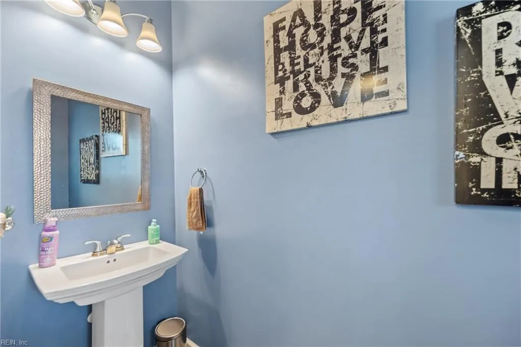 Virginia Beach, Virginia 23456, United States, 4 Bedrooms Bedrooms, ,3 BathroomsBathrooms,Residential,Active,83587