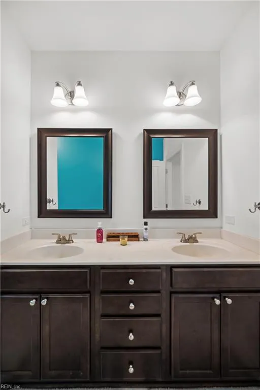 Virginia Beach, Virginia 23456, United States, 4 Bedrooms Bedrooms, ,3 BathroomsBathrooms,Residential,Active,83587