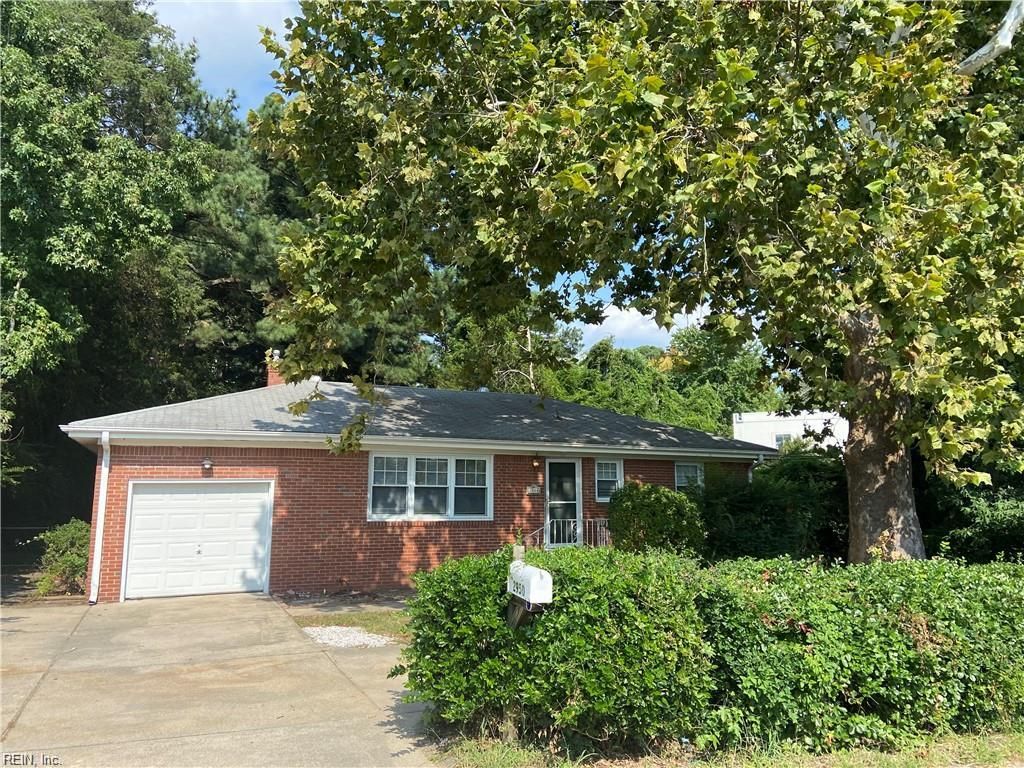 Photo of 2950 N Lynnhaven Road, Virginia Beach, VA 23450 (MLS # 10617784)