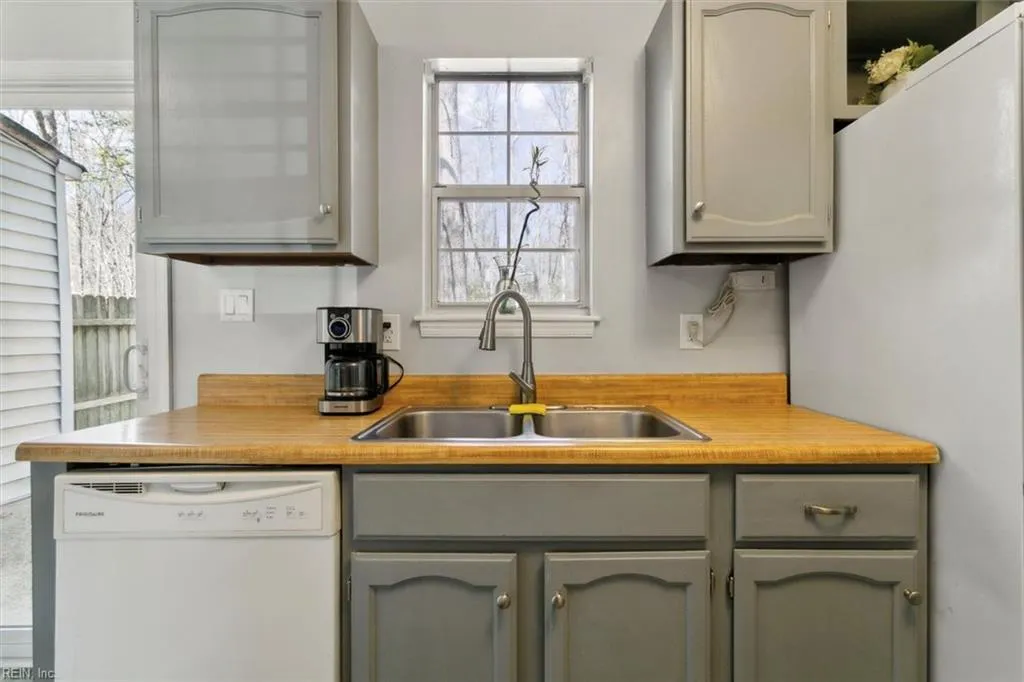 Newport News, Virginia 23602, United States, 3 Bedrooms Bedrooms, ,2 BathroomsBathrooms,Residential,Active,97485