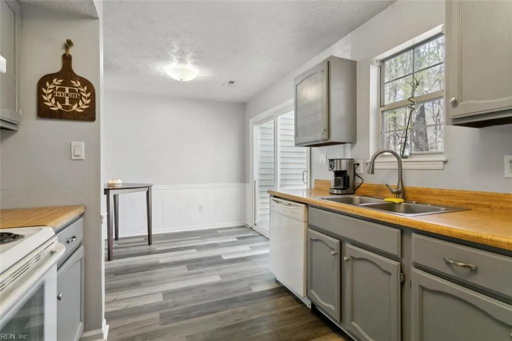 Newport News, Virginia 23602, United States, 3 Bedrooms Bedrooms, ,2 BathroomsBathrooms,Residential,Active,97485