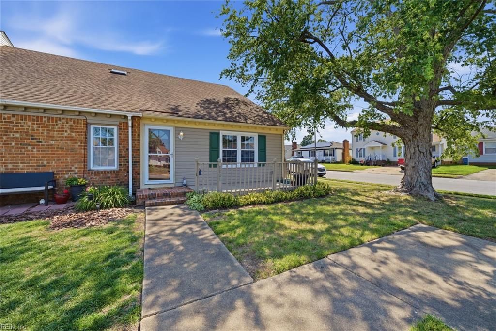 Photo of 1115 Vermilya Court, Virginia Beach, VA 23454 (MLS # 10634218)