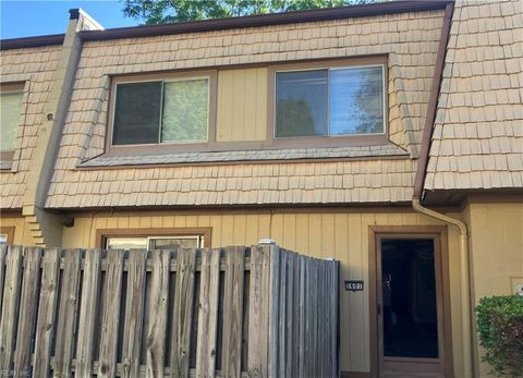 Photo of 1601 Malibu Place, Newport News, VA 23608 (MLS # 10631363)