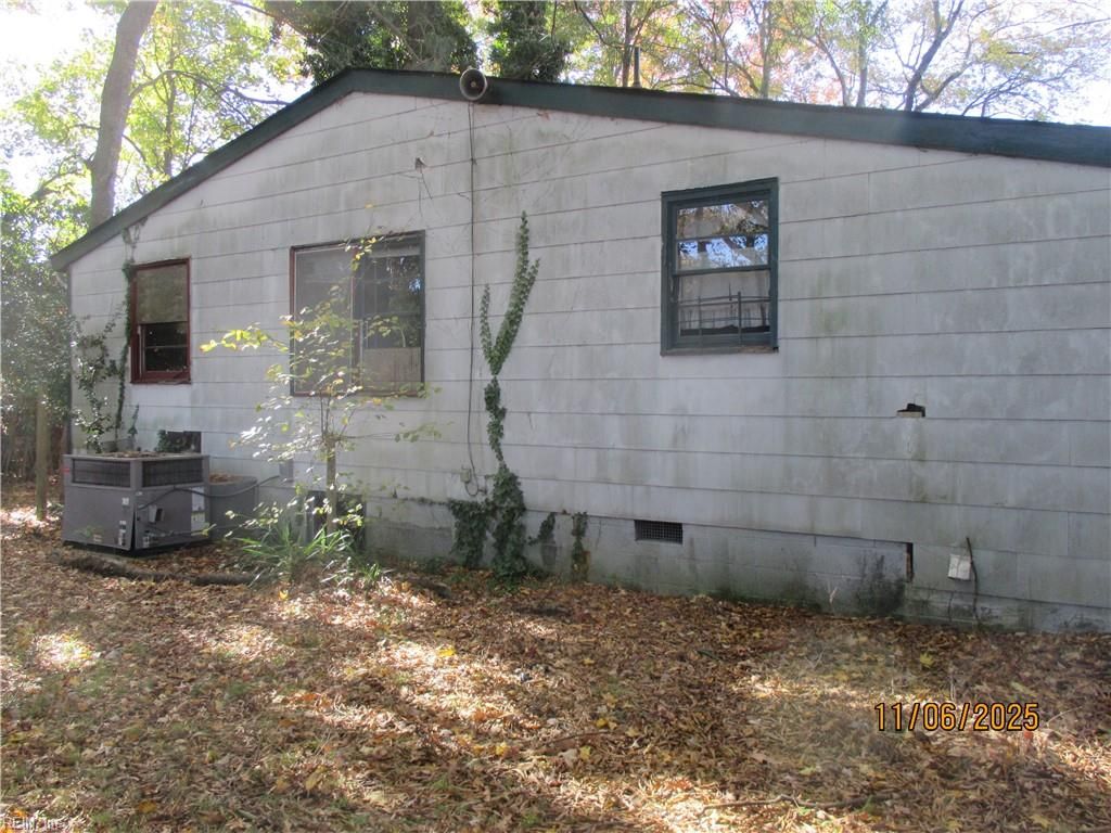 Photo of 1014 E Russell Court, Newport News, VA 23605 (MLS # 10613915)