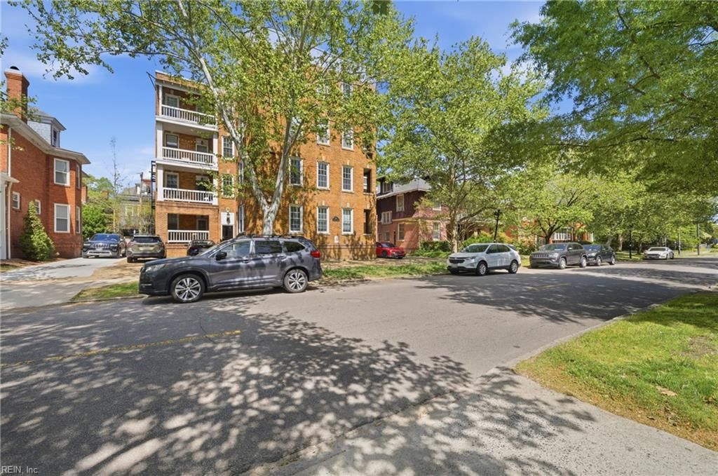 Photo of 610 W Princess Anne Rd Rd #A3, Norfolk, VA 23517 (MLS # 10629507)