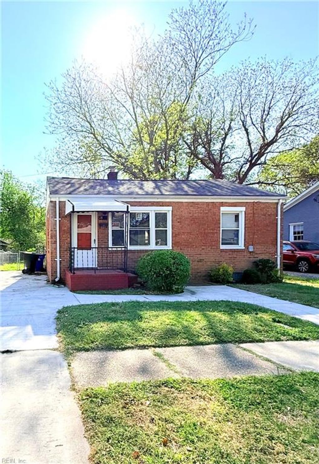 Photo of 18 Neville Street, Portsmouth, VA 23701 (MLS # 10633988)