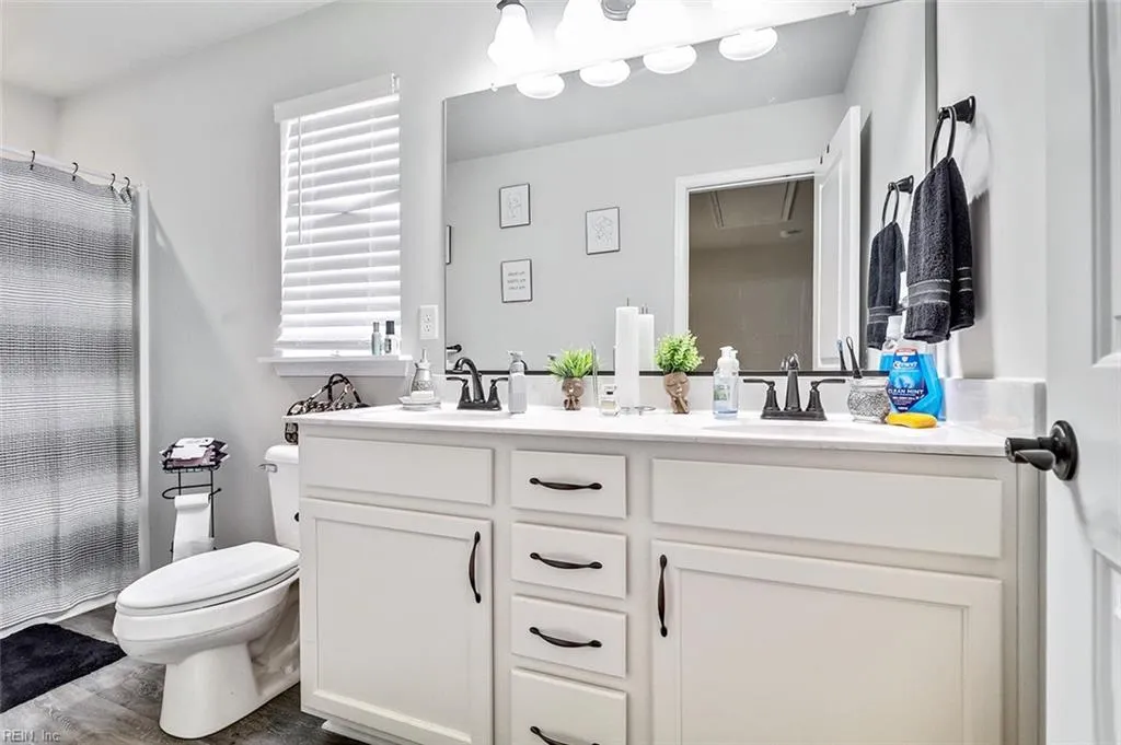 Suffolk, Virginia 23434, United States, 3 Bedrooms Bedrooms, ,3 BathroomsBathrooms,Residential,Active,155802