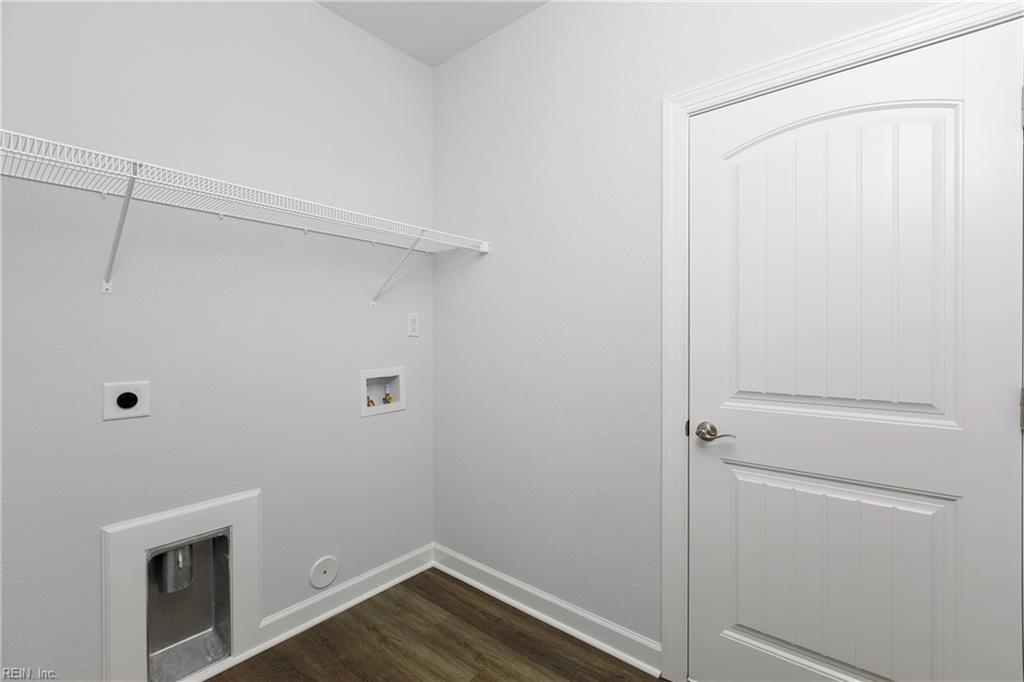 Chesapeake, Virginia 23322, United States, 5 Bedrooms Bedrooms, ,4 BathroomsBathrooms,Residential,Active,66019