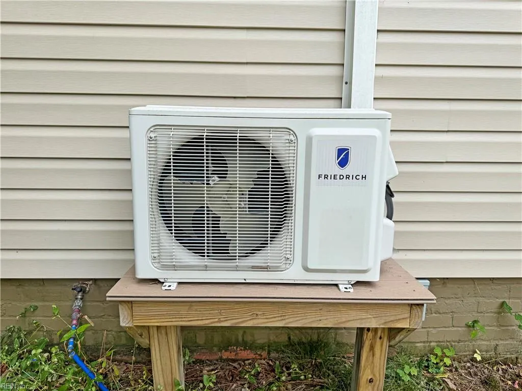 Hampton, Virginia 23669, United States, 4 Bedrooms Bedrooms, ,2 BathroomsBathrooms,Residential,Active,226498