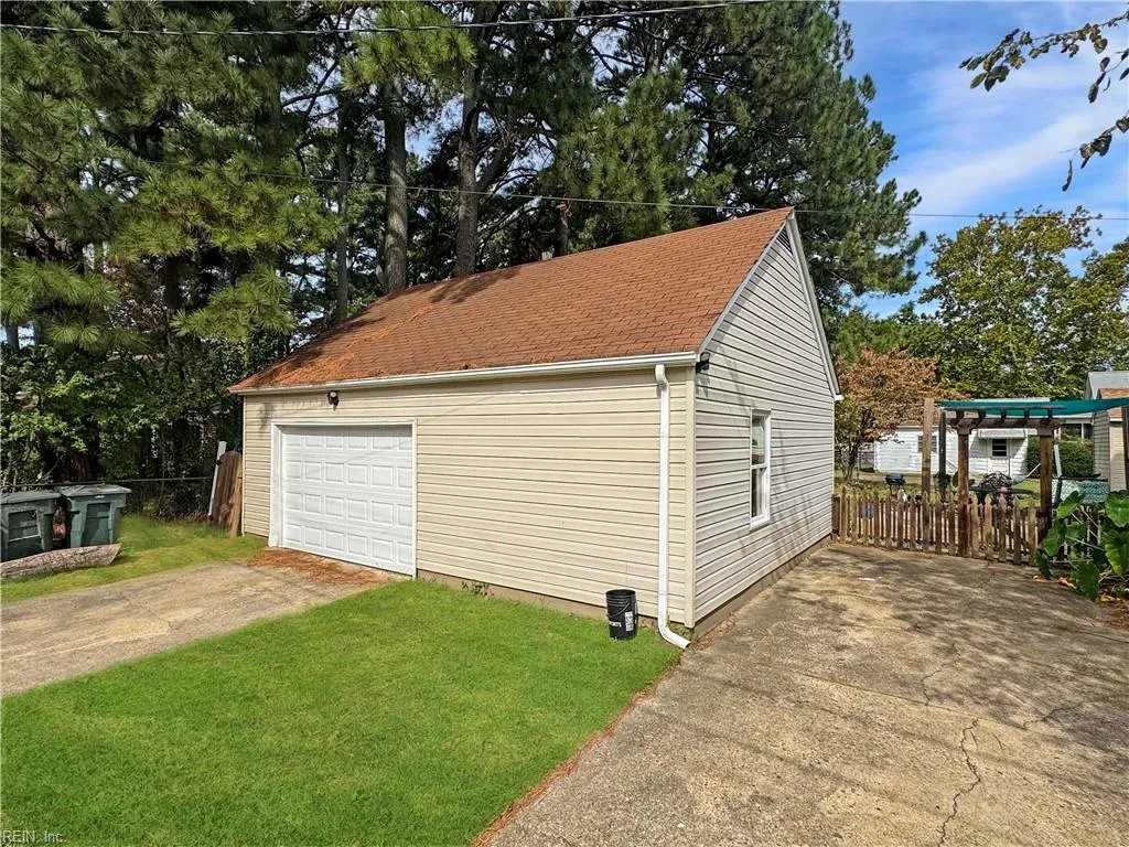 Hampton, Virginia 23669, United States, 4 Bedrooms Bedrooms, ,2 BathroomsBathrooms,Residential,Active,226498