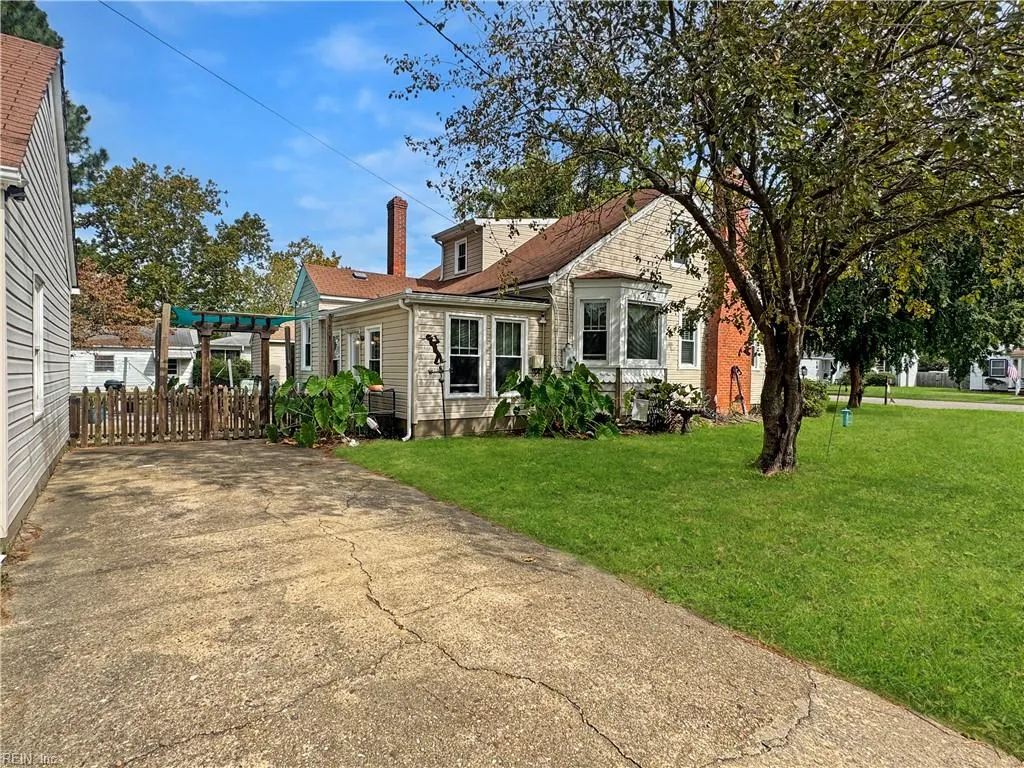 Hampton, Virginia 23669, United States, 4 Bedrooms Bedrooms, ,2 BathroomsBathrooms,Residential,Active,226498