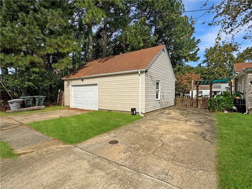 Hampton, Virginia 23669, United States, 4 Bedrooms Bedrooms, ,2 BathroomsBathrooms,Residential,Active,226498